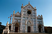 Firenze - La Basilica di Santa Croce accoglie le tombe di artisti, letterati e scienziati italiani. 